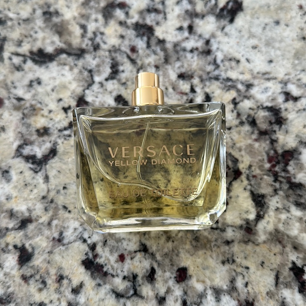 Versace yellow diamond
